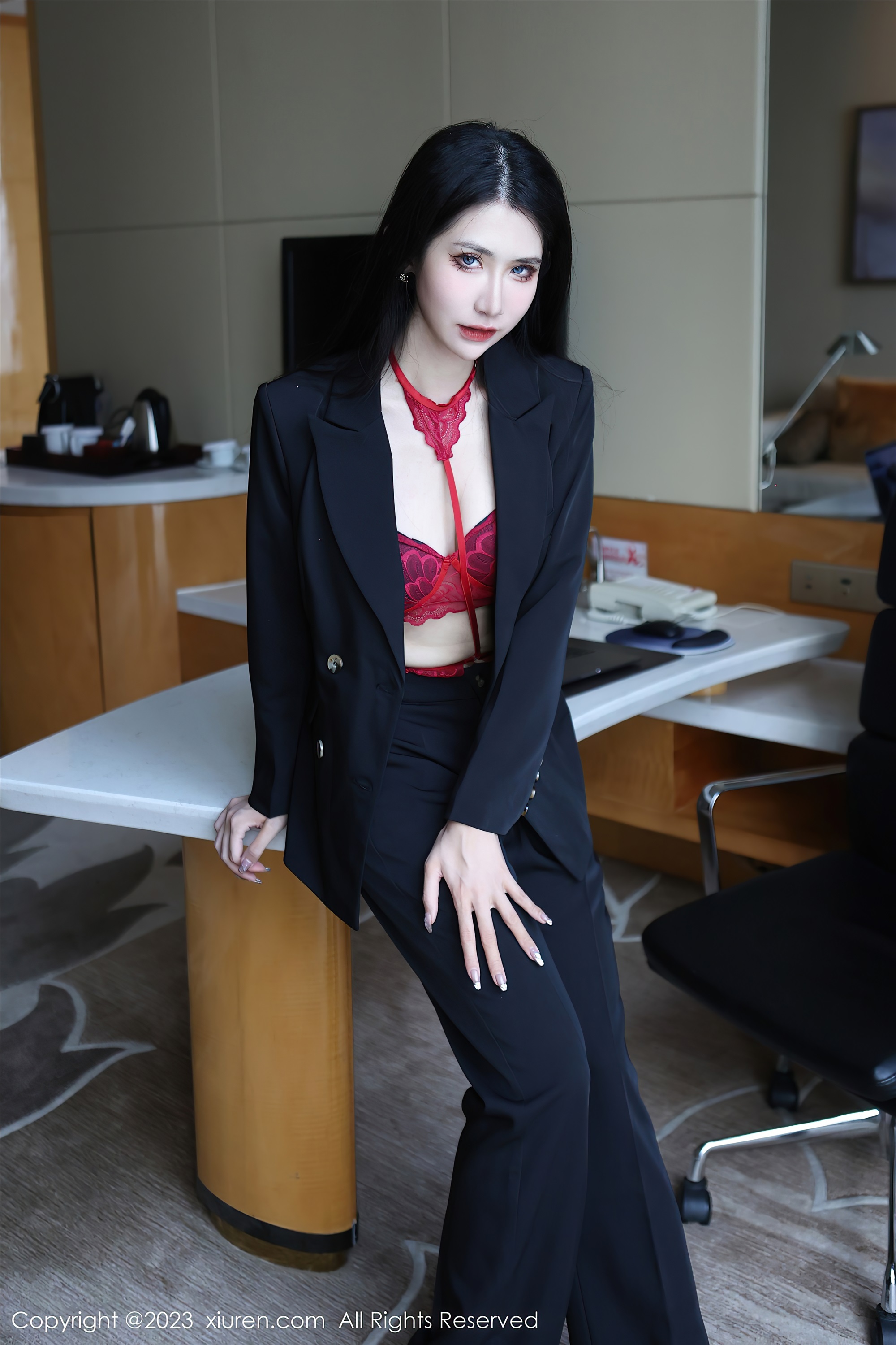 XiuRen秀人网  2023.03.13 NO.6402 依娜Yina